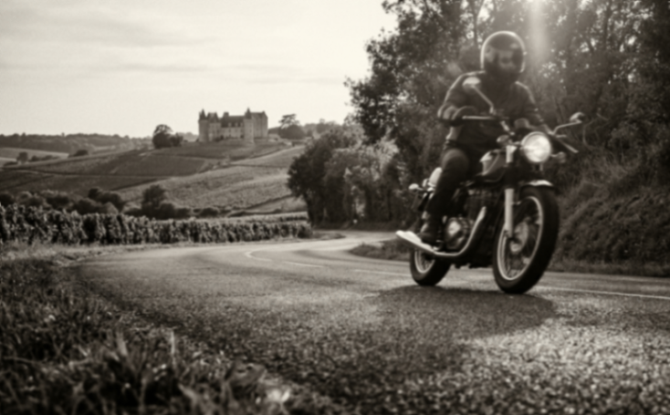 Moto sur les routes du département de la Loire